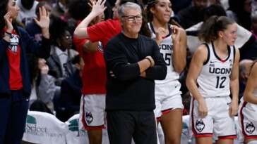 uconn’s-auriemma-sets-ncaa-all-time-wins-record