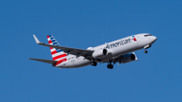 american-airlines-travelers-duct-tape-unruly-passenger-who-charged-flight-attendant,-tried-to-open-plane-door-mid-air