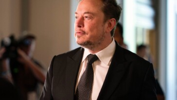 elon-musk-and-vivek-ramaswamy-suggest-doge-will-end-work-from-home-for-federal-employees