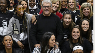 geno-auriemma-becomes-all-time-winningest-ncaa-basketball-coach-—-and-uconn-brought-out-a-real-goat-to-celebrate