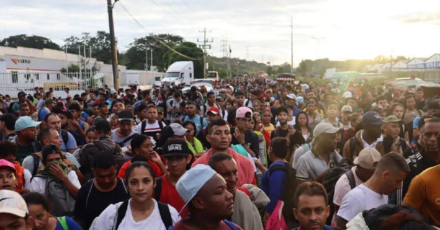 watch:-another-migrant-caravan-departs-southern-mexico-ahead-of-trump-inauguration