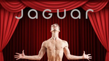 jaguar-releases-3-hour-commercial-that’s-just-a-naked-guy-doing-a-one-man-performance-of-‘hamilton’