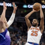 knicks’-mikal-bridges-benched-almost-entire-fourth-quarter-due-to-poor-shooting