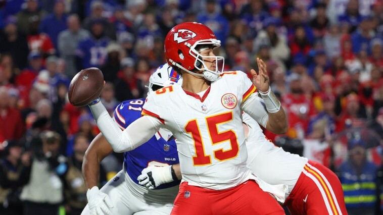 patrick-mahomes-fined-$14,000-for-‘violent-gesture’-while-celebrating-touchdown:-report