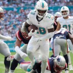 dolphins’-tua-tagovailoa-finds-de’von-achane-for-two-tds-in-first-half