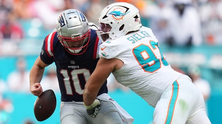 dolphins’-zach-sieler-performs-trump-dance-after-big-play-vs-patriots