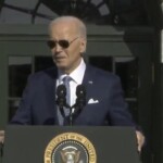 biden-struggles-to-read-from-his-teleprompter-at-annual-turkey-pardon,-insults-midwesterners-(video)