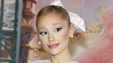 ariana-grande-asks-producers-if-‘wicked’-has-made-enough-money-for-her-to-get-a-hot-meal