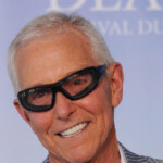 jim-abrahams,-brilliant-director-of-‘airplane!,’-‘naked-gun,’-dies-at-80