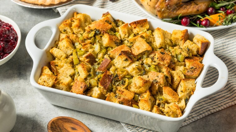 for-thanksgiving,-this-type-of-bread-makes-the-best-stuffing,-chefs-reveal