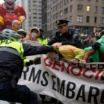 watch:-pro-palestinian-protesters-disrupt-macy’s-thanksgiving-parade