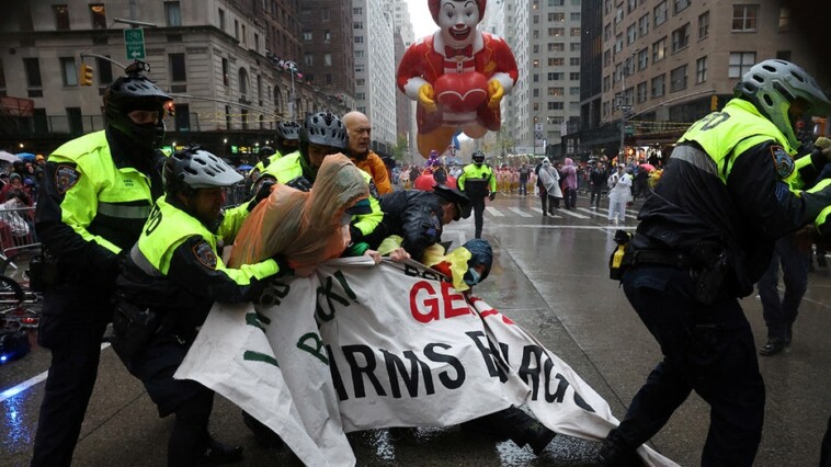 anti-israel-protesters-disrupt-macy’s-thanksgiving-day-parade