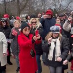 impromptu-‘trump-dance’-flash-mob-breaks-out-in-staten-island-(video)