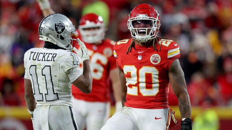 chiefs-narrowly-escape-another-lowly-opponent-with-bizarre-ending-against-raiders-to-clinch-playoff-spot