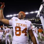 college-football-scores,-results:-texas,-notre-dame-likely-secure-playoff-spots-by-beating-rivals