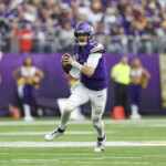 sam-darnold-leads-vikings-rally-to-beat-cardinals,-maintain-pace-with-lions-in-nfc-north