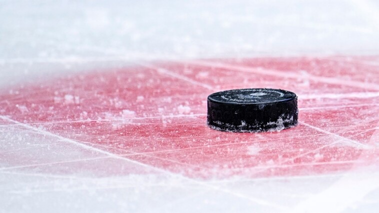 new-york-high-school-hockey-player-dead-at-17-after-‘sudden-medical-event’