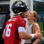 marissa-lawrence,-wife-of-jaguars-star-quarterback,-thanks-fans-for-support-after-player-takes-brutal-hit