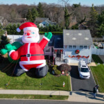 long-island-couple-wants-to-‘make-christmas-great-again’-—-with-this-giant-42-foot,-$3k-inflatable-lawn-santa