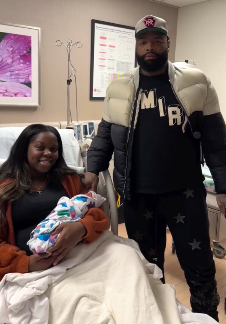 49ers’-trent-williams,-wife-announce-death-of-newborn-son-in-heartbreaking-post-after-twin-was-lost-during-pregnancy