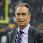 cris-collinsworth’s-hands-had-fans-worried-during-49ers-bills-game