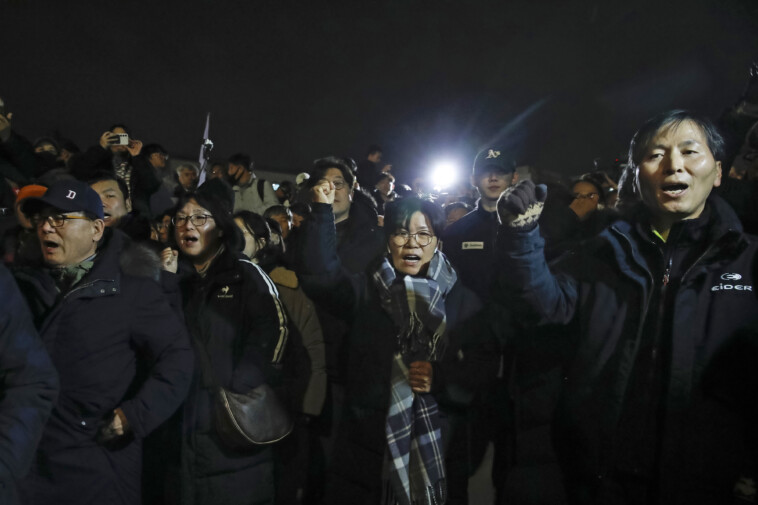 seoul-erupts-into-chaos-as-protesters-clash-with-army-over-south-korea-martial-law-declaration