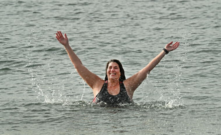 here’s-why-one-long-island-woman-has-taken-a-dip-in-frigid-ocean-for-600-days-in-a-row