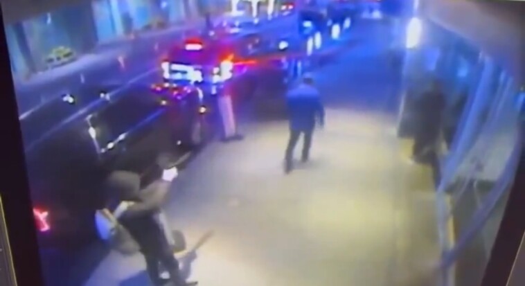 watch:-breaking:-video-shows-chilling-moment-masked-gunman-executed-united-healthcare-ceo