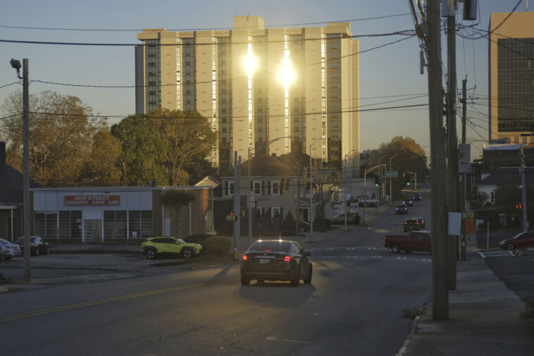 georgia-city-to-ring-in-2025-by-imploding-16-story-hotel-on-new-year’s-day:-‘acquired-this-property-to-blow-it-up’