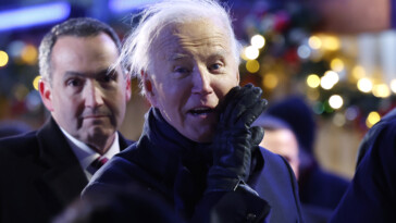 biden-shocks-with-long,-wispy-hair-at-white-house-christmas-tree-lighting:-‘ghosts-of-corruption-past,-present-and-future’