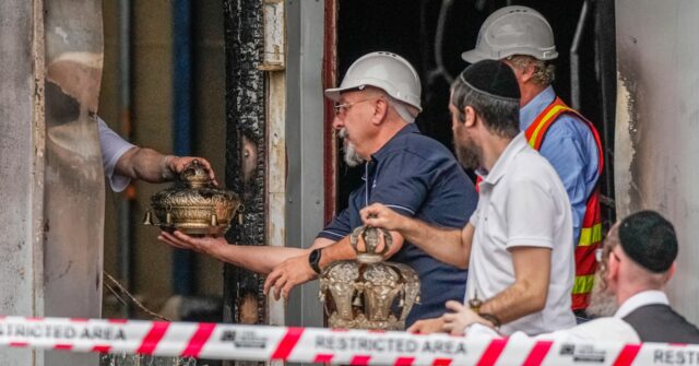 worshippers-flee-as-arson-attack-sets-melbourne-synagogue-ablaze