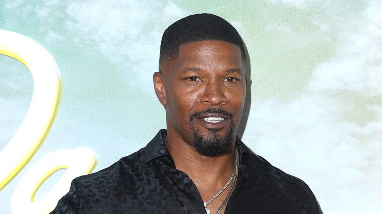 jamie-foxx-says-he-was-in-a-coma,-‘on-the-brink-of-death’-during-mysterious-health-scare:-insider