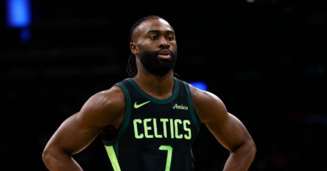 celtics-jaylen-brown-fined-$25k-over-throat-slashing-gesture