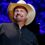 garth-brooks-gave-up-being-‘biggest-superstar’-on-planet-to-raise-kids-in-oklahoma