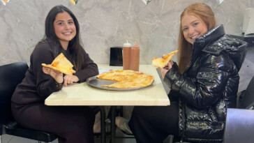 jerusalem-pizza-shop-renames-itself-for-trump-—-after-ditching-clinton-tribute