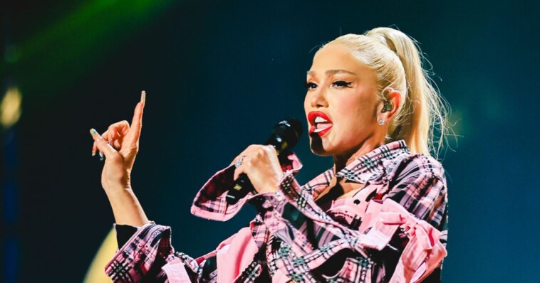 pop-superstar-gwen-stefani-shakes-up-internet,-quotes-john-3:16-and-celebrates-‘the-birth-of-our-lord’