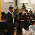 nyc-police-athletic-league-brings-holiday-cheer,-food-to-families-in-need