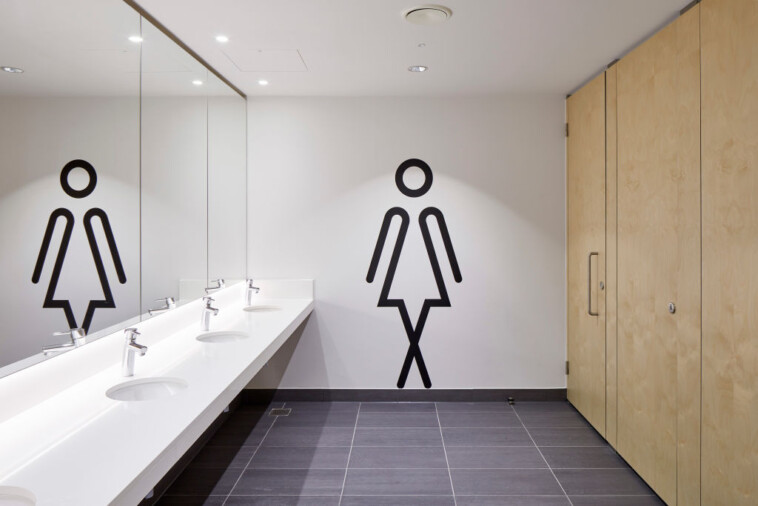 virginia-judge-greenlights-case-on-school’s-transgender-bathroom,-compelled-pronoun-policy