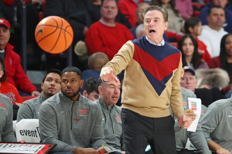 rick-pitino-made-sure-lou-carnesecca’s-sweater-magic-worked-one-final-time