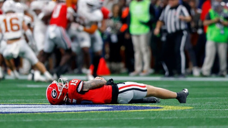 georgia-quarterback-carson-beck-leaves-sec-championship-with-injury