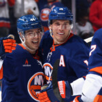 islanders-slip-past-hurricanes-thanks-to-dominant-second-period