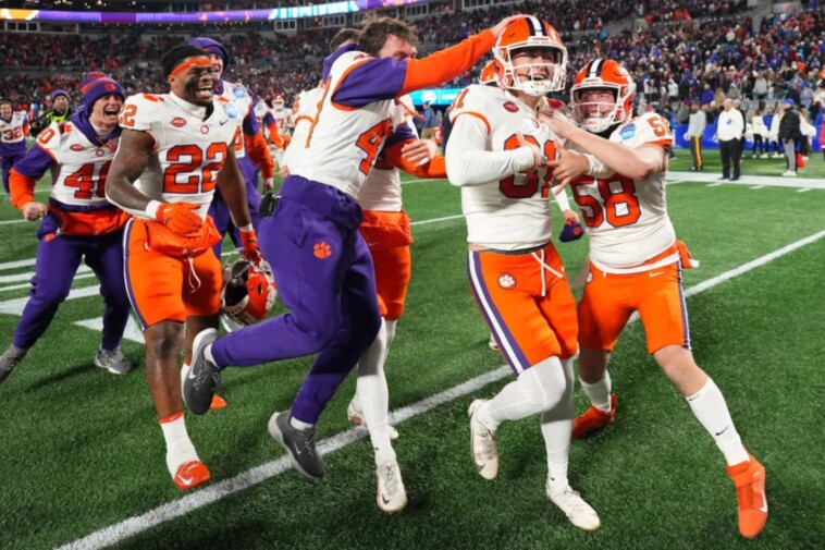 clemson-stuns-smu-on-56-yard-field-goal-as-time-expires-to-win-acc-title