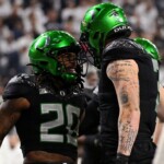 ducks-outlast-psu-to-remain-unbeaten,-clinch-bye