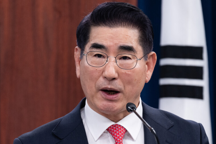 south-korea-detains-ex-defense-chief-kim-yong-hyun-over-martial-law-imposition