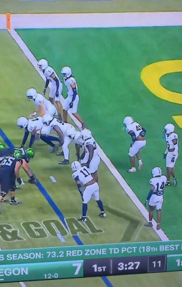 penn-state-player-pukes-on-the-field-during-big-ten-championship-game-—-right-before-oregon-touchdown