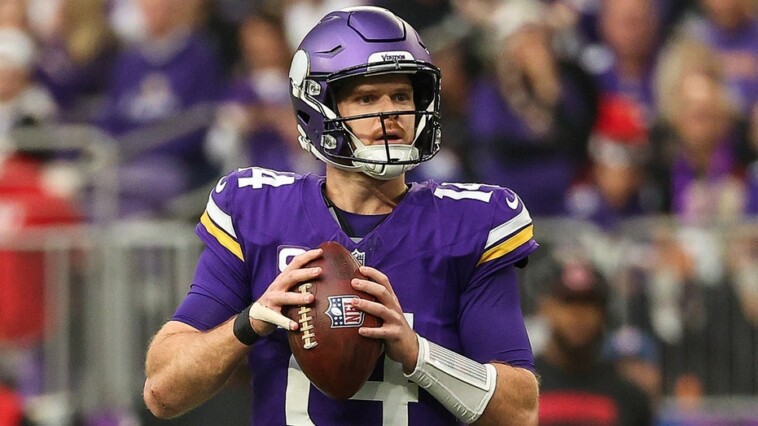 vikings’-sam-darnold-wrecks-falcons-with-5-touchdowns,-spoils-kirk-cousins’-return-to-minnesota