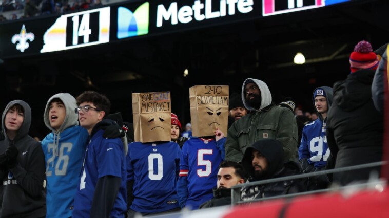 giants-lose-as-plane-flies-‘dumpster-fire’-banner