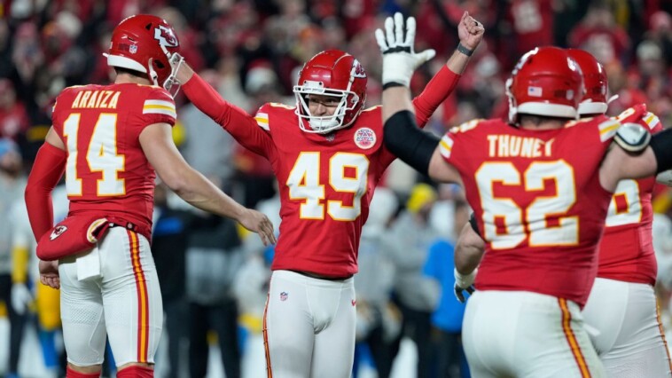 chiefs-clinch-afc-west-on-another-walk-off-fg