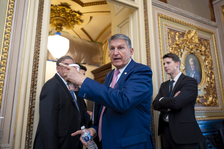 outgoing-sen.-joe-manchin-pushes-constitutional-amendment-for-supreme-court-term-limits