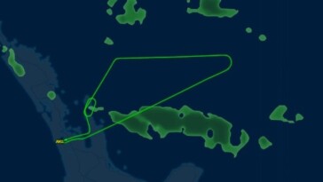 new-zealand-plane-struck-by-lightning-forced-to-turn-back-after-violent-thunderstorms-rock-region